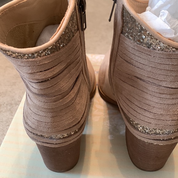 Gypsy taupe booties. - Picture 6 of 8